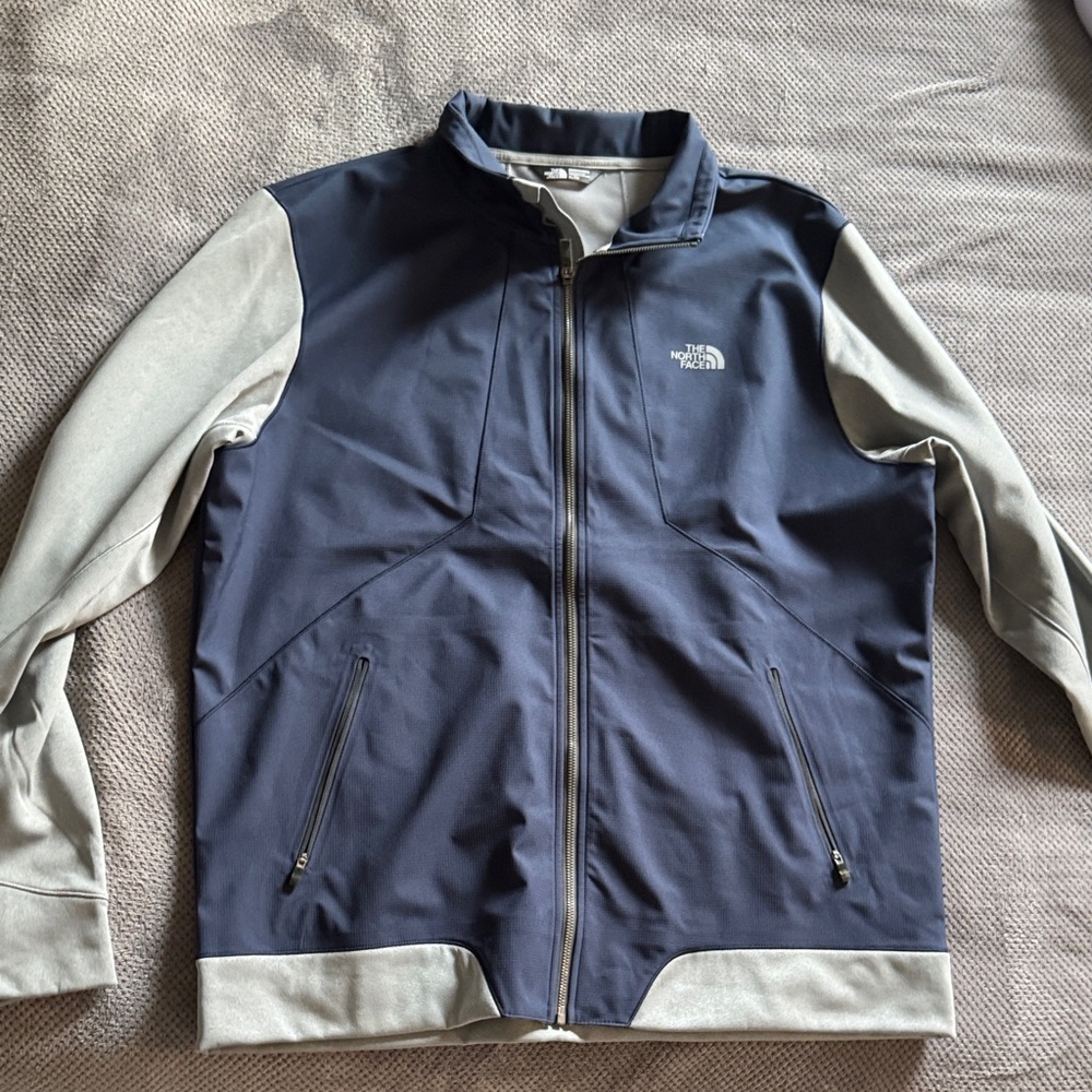 The North Face Men's Navy and Light Gray Windbreaker
